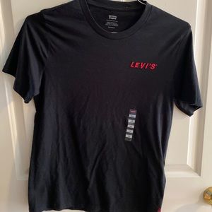 Levi’s tee